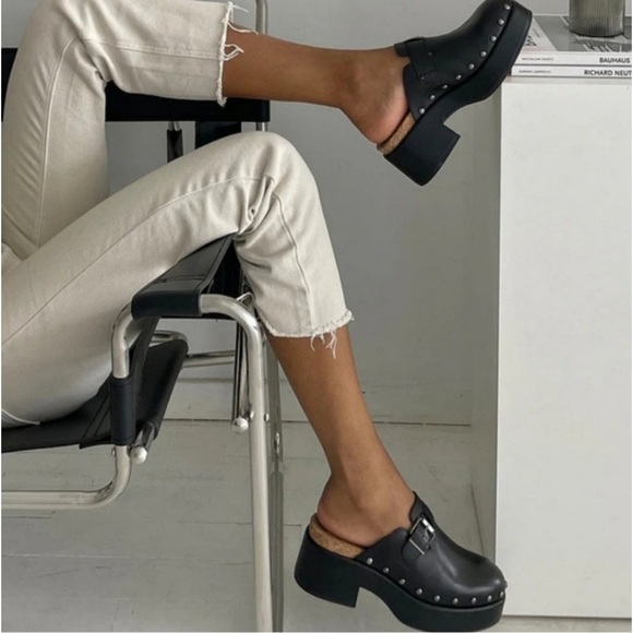 NEW Dolce Vita Yevan Black Leather Clogs Size 9.5 - Picture 3 of 11